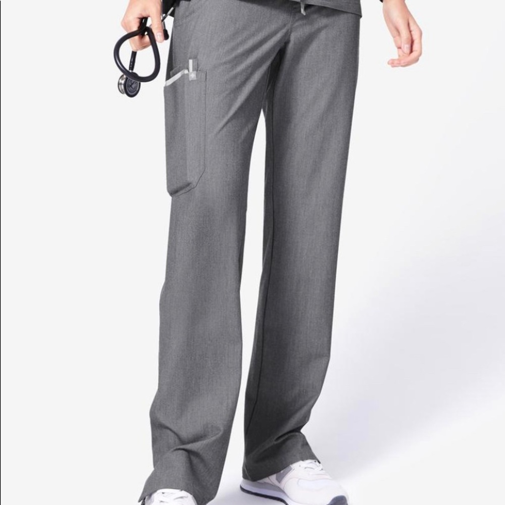 FINAL PRICE ⬇️ FIGS Kade cargo scrub pants